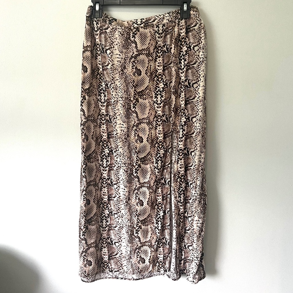 Wild Fable front slit animal print skirt
